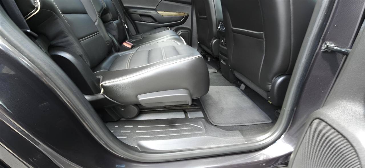 Used 2017 GMC Acadia Denali w/ Technology Package AWD/4WD image 29