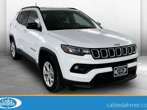 Used 2024 Jeep Compass Latitude image 1