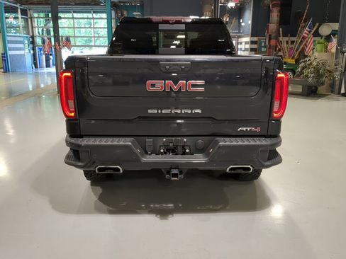 Used 2023 GMC Sierra 1500 AT4 w/ AT4 Premium Package AWD/4WD image 9