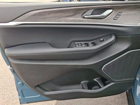 New 2026 Jeep Grand Cherokee Limited AWD/4WD image 14