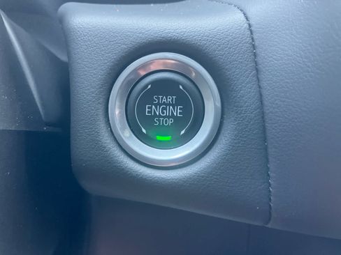 Used 2024 GMC Yukon SLT w/ SLT Luxury Package AWD/4WD image 27