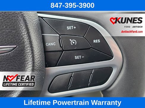 Used 2022 Chrysler Voyager LX image 41