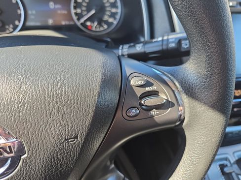 Used 2019 Nissan Murano S image 14