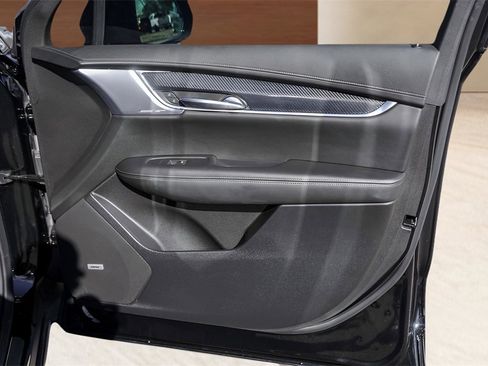 Certified 2023 Cadillac XT6 Sport w/ Technology Package image 31