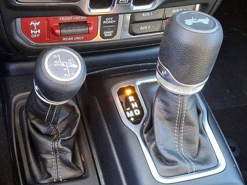 Used 2025 Jeep Wrangler Unlimited Rubicon 4xe w/ Safety Group AWD/4WD image 14