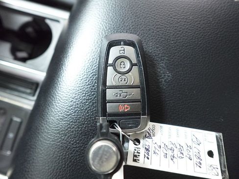 Used 2019 Ford F150 Raptor w/ Equipment Group 802A Luxury image 34