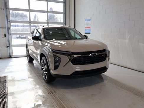 New 2026 Chevrolet Trax RS image 2