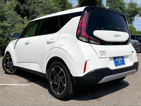Used 2025 Kia Soul EX FWD image 3