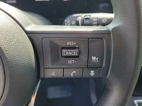 Certified 2025 Nissan Kicks S FWD image 17