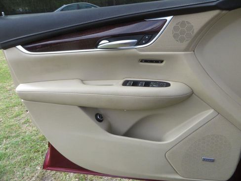 Used 2018 Cadillac XT5 Luxury w/ Driver Awareness Package image 21