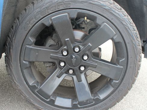 Used 2017 Chevrolet Silverado 1500 High Country w/ High Desert Package image 19