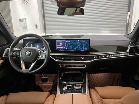 Used 2024 BMW X5 xDrive40i w/ Premium Package AWD/4WD image 10