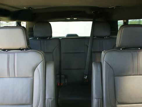 Used 2022 Chevrolet Suburban RST w/ Sport Performance Package image 37