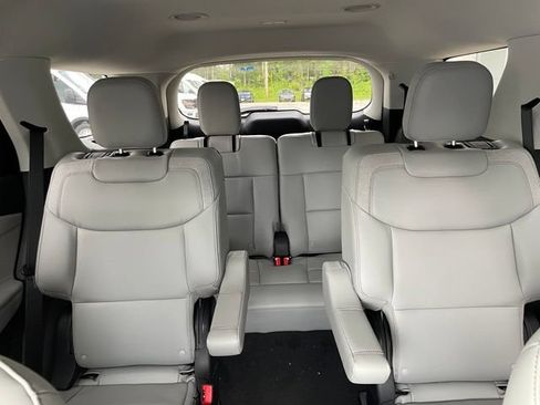 New 2026 Ford Explorer Active w/ Active Comfort Package AWD/4WD image 38