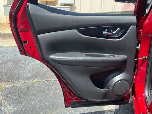 Used 2018 Nissan Rogue Sport SL w/ SL Premium Package FWD image 40