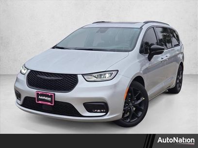 New 2026 Chrysler Pacifica Limited