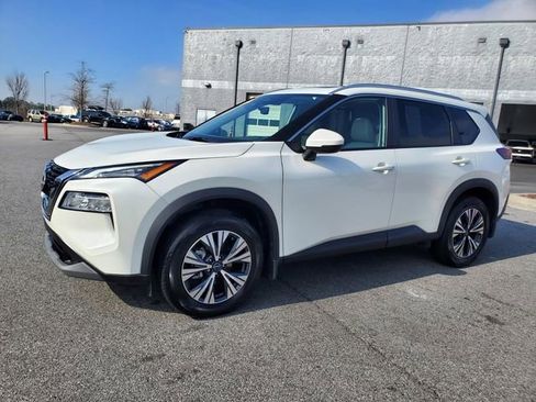 Certified 2022 Nissan Rogue SV w/ SV Premium Package image 8