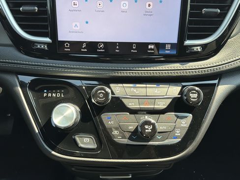 New 2027 Chrysler Pacifica Select w/ Family Tech Group AWD/4WD image 17