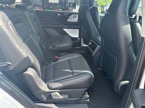 New 2026 Lincoln Aviator Reserve AWD/4WD image 16