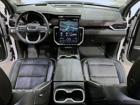 Used 2025 GMC Acadia Denali w/ Super Cruise Package image 12