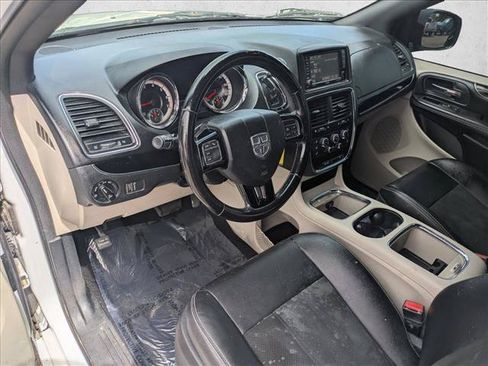 Used 2020 Dodge Grand Caravan SXT FWD image 10