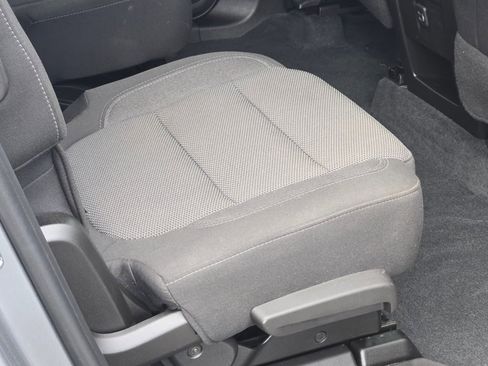 Used 2023 Chevrolet Traverse LT image 10