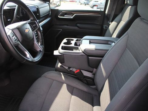 Used 2025 Chevrolet Silverado 1500 LT image 8