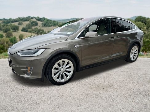 Used 2016 Tesla Model X 75D AWD/4WD image 3