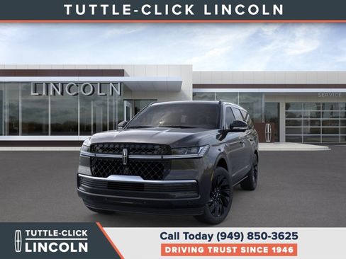 New 2026 Lincoln Navigator Reserve AWD/4WD image 2