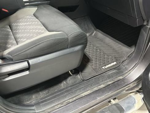 Used 2018 Toyota Tundra SR5 AWD/4WD image 31