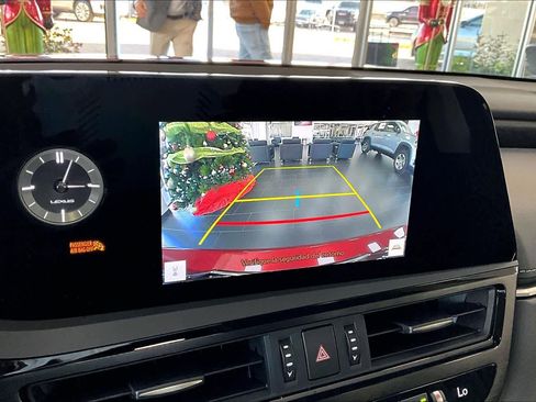 Used 2024 Lexus ES 250 w/ Premium Package image 48