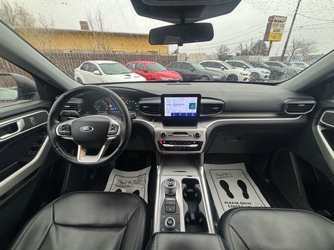 Used 2021 Ford Explorer XLT w/ Equipment Group 202A image 15