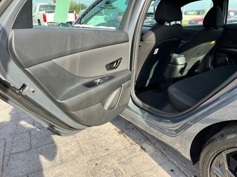New 2026 Hyundai Elantra SEL Sport Premium FWD image 17