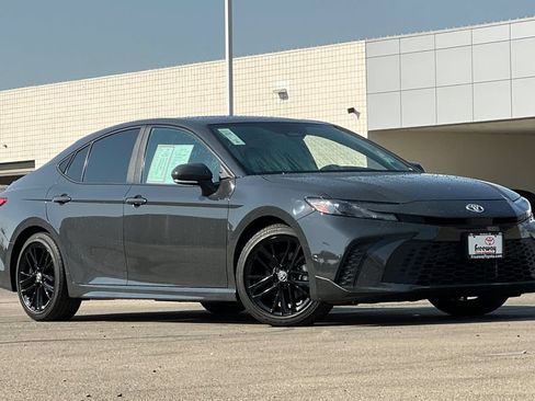 Certified 2025 Toyota Camry SE FWD image 2