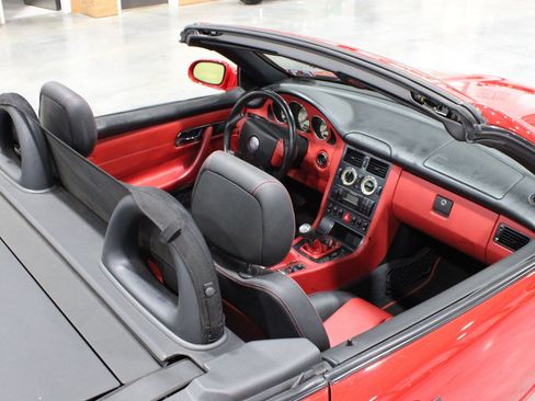 Used 1999 Mercedes-Benz SLK 230 image 11
