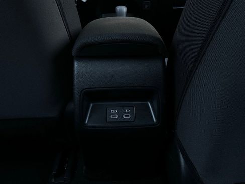 Used 2025 Toyota Corolla LE image 12