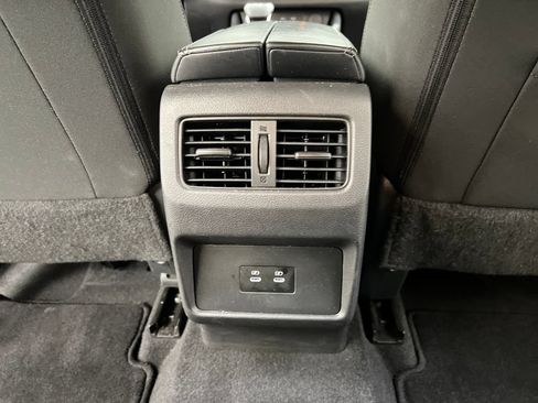 Used 2024 Nissan Rogue SV AWD/4WD image 21