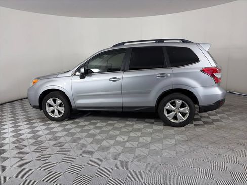 Used 2016 Subaru Forester 2.5i Limited AWD/4WD image 4