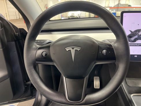 Used 2021 Tesla Model Y Performance image 19