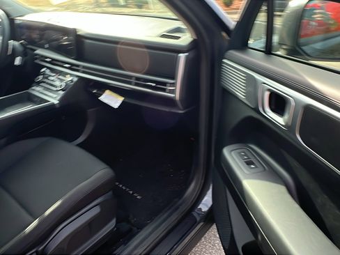 Used 2025 Hyundai Santa Fe SE image 17