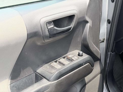Certified 2023 Toyota Tacoma SR AWD/4WD image 18