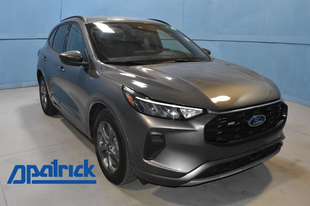 Used 2024 Ford Escape ST-Line w/ Tech Pack #1 FWD image 1