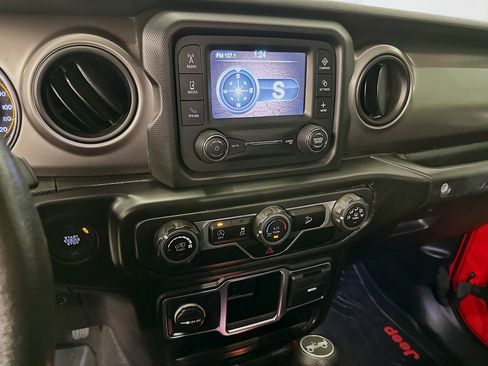 Used 2020 Jeep Wrangler Sport image 26