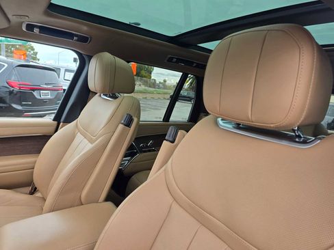 Used 2023 Land Rover Range Rover Autobiography image 25