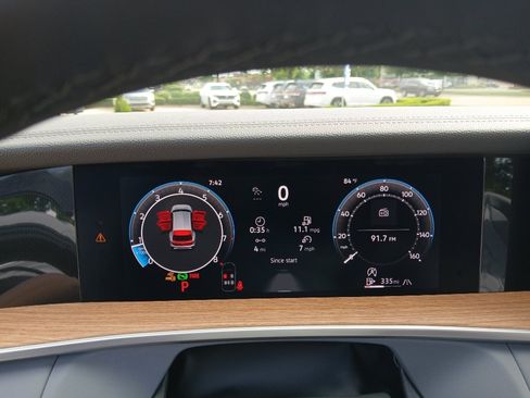 New 2026 Volkswagen Tiguan SEL R-Line AWD/4WD image 16