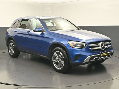 Used 2022 Mercedes-Benz GLC 300 w/ Premium Package Lite image 4
