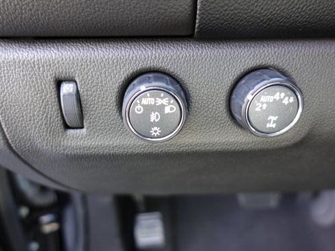 Used 2022 GMC Canyon AT4 image 57