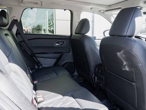 New 2026 Nissan Rogue Platinum AWD/4WD image 28
