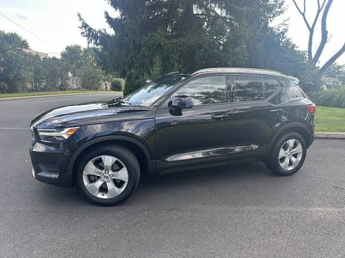 Used 2022 Volvo XC40 T5 Momentum AWD/4WD image 4