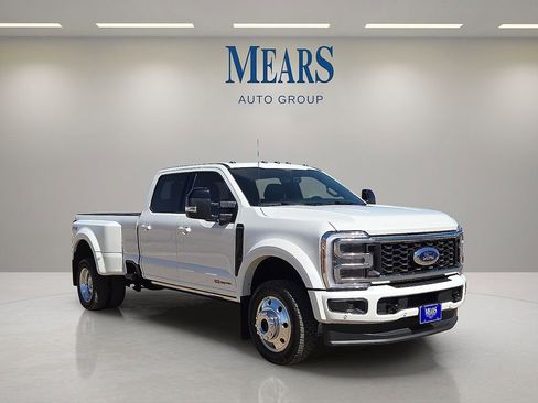Used 2025 Ford F450 Platinum w/ FX4 Off-Road Package image 7